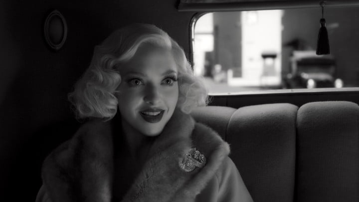 Amanda Seyfried in Mank, on Netflix
